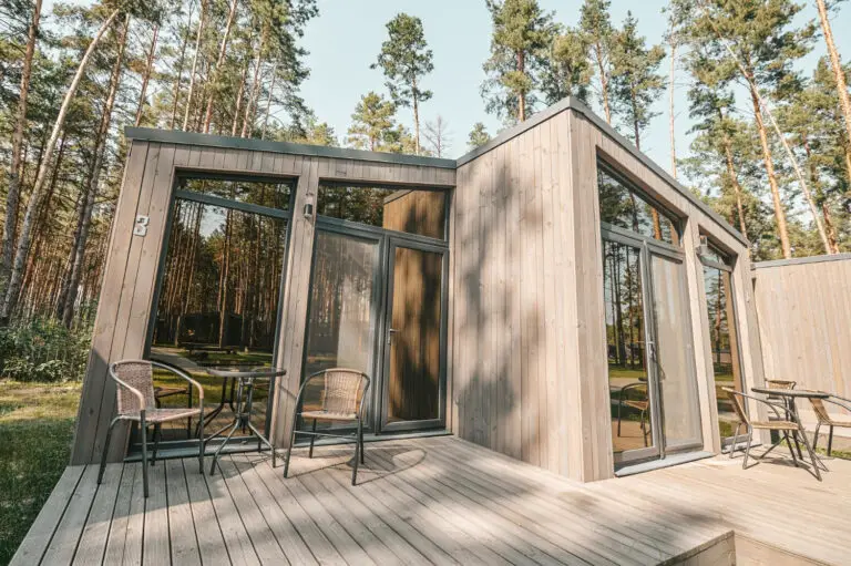 Sublimez votre extérieur avec un abri de jardin design