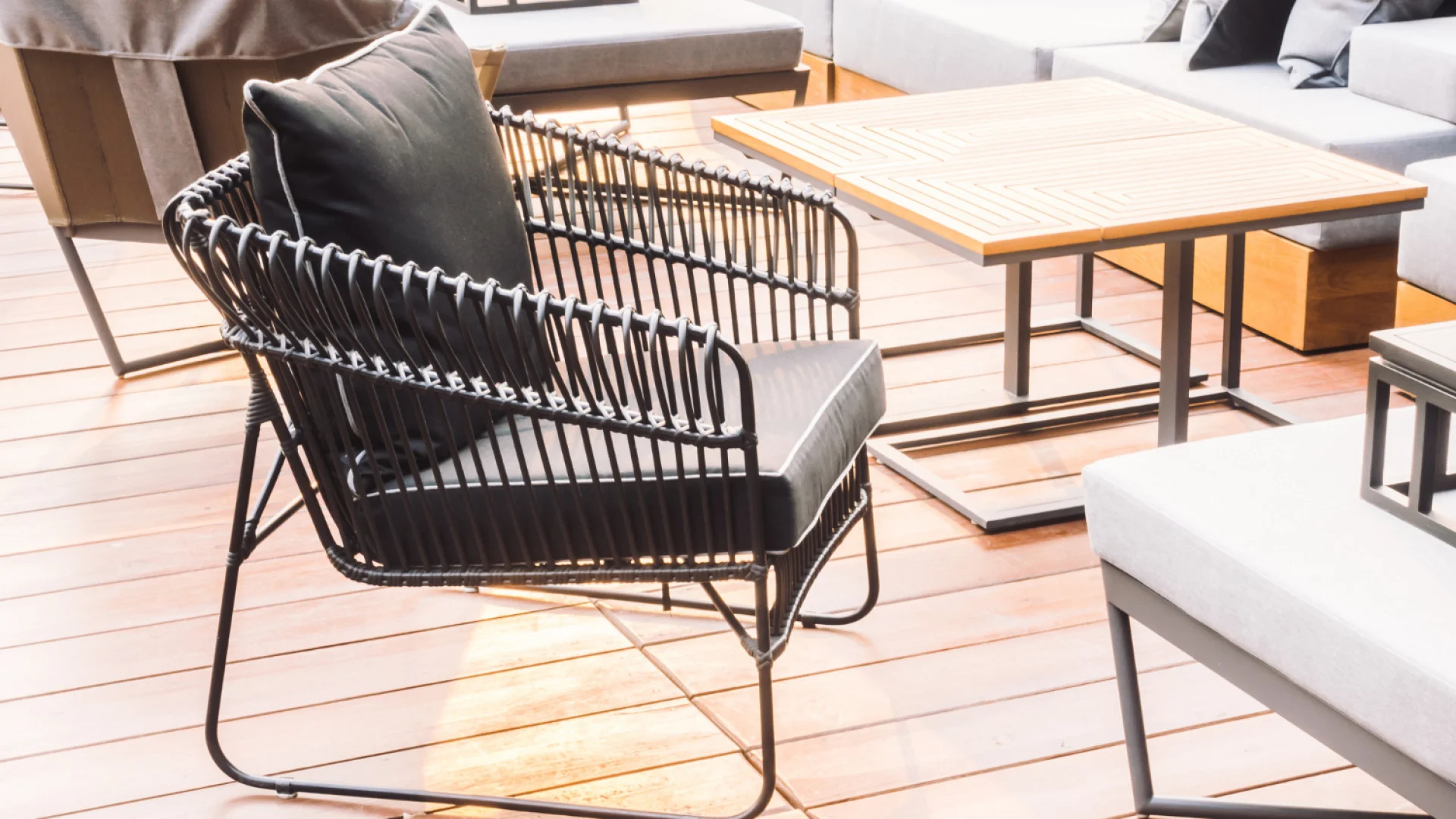 Pourquoi choisir un salon de jardin en métal pour votre terrasse ou jardin ?